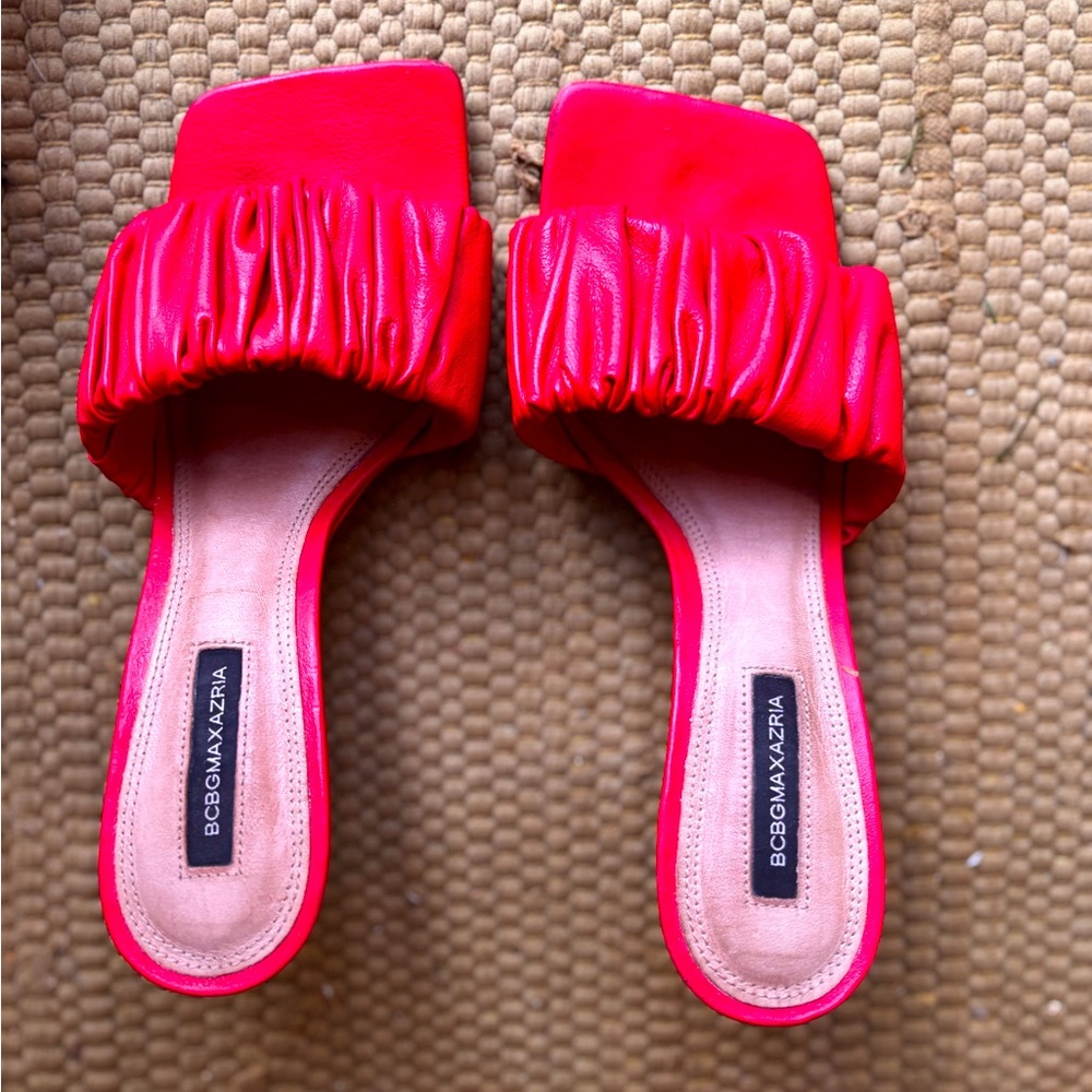 BCBG MAXAZARIA mini leather heals size 8